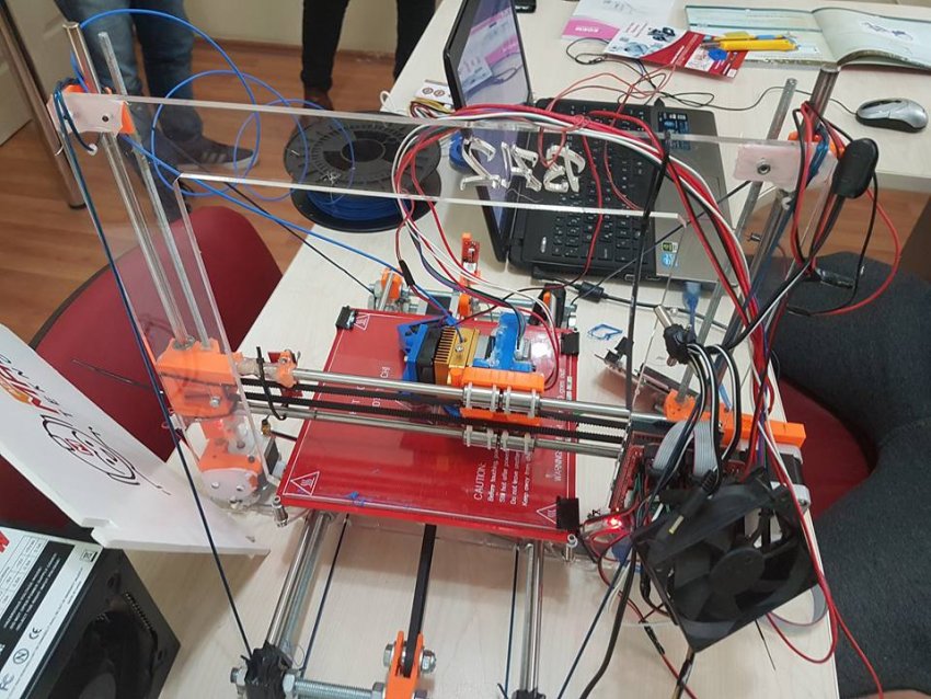 Adana Maker Teknoloji Atölyesinde 3D Yazıcı Tasarlıyoruz